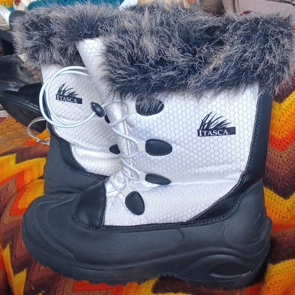 ITASCA Winter boots, Sz 10, Excellent Condition